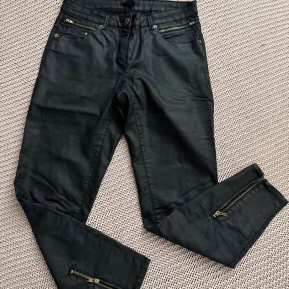 H&M  black,faux leather jeans with zippered ankle details size 6 - Picture 3 of 7